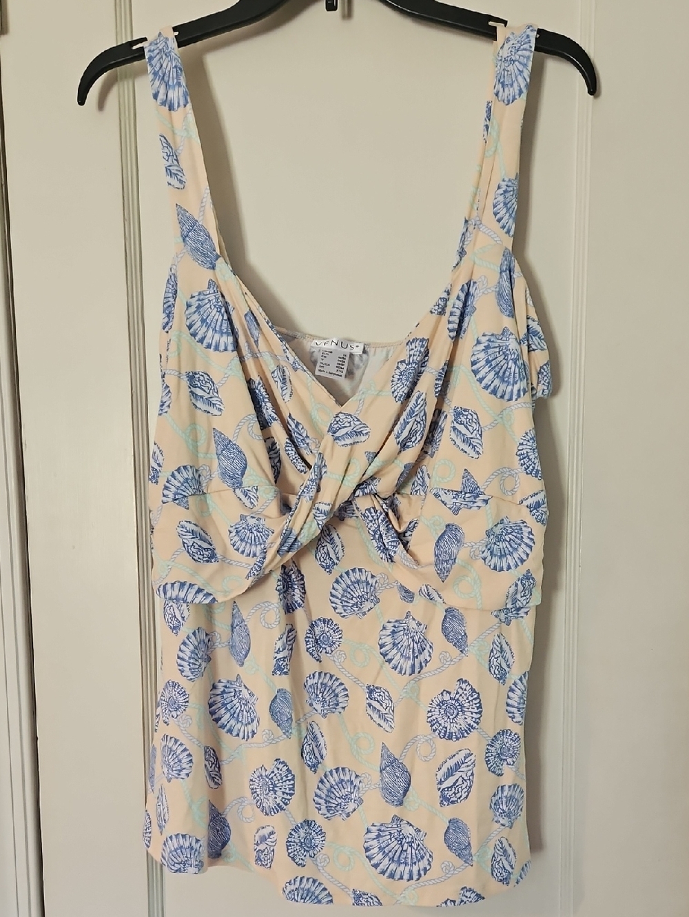 VENUS Blue Seashell Twist-Front Tank on Cream
